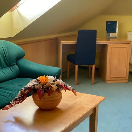 Parkhotel Na Baracke Nova Dubnica Ngoại thất bức ảnh