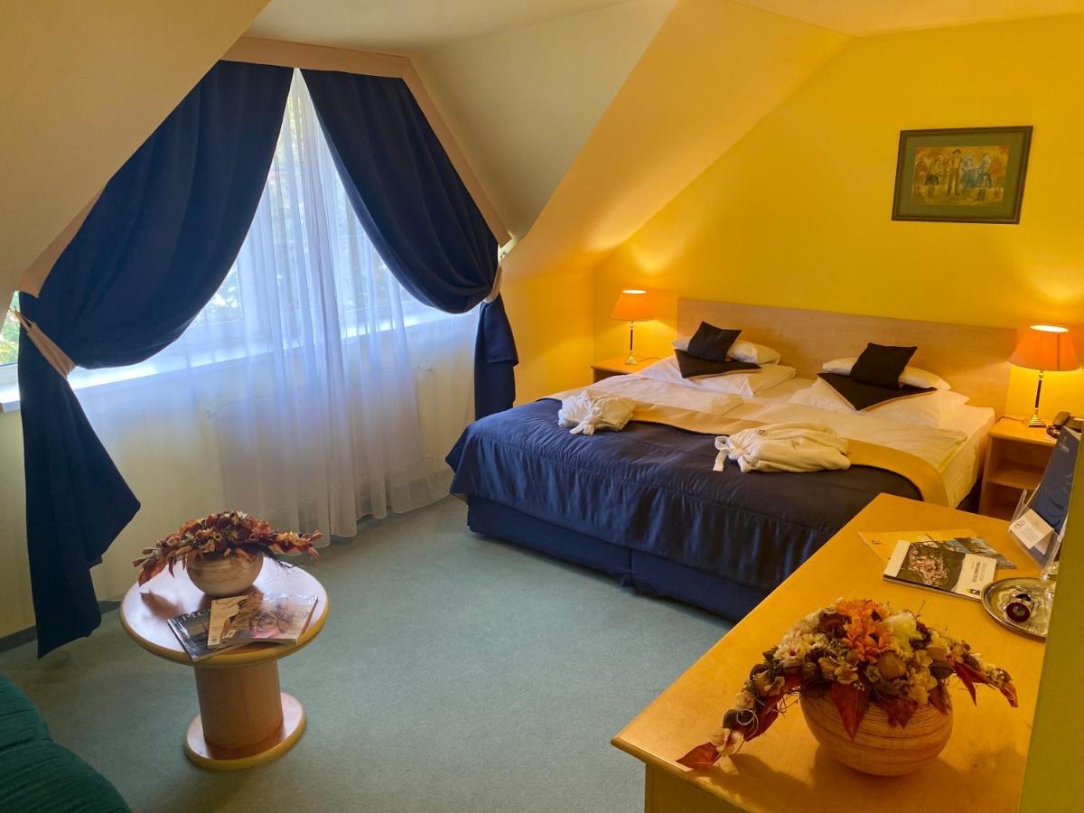 Parkhotel Na Baracke Nova Dubnica Ngoại thất bức ảnh