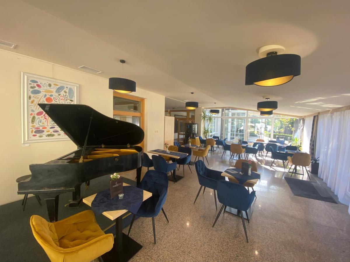Parkhotel Na Baracke Nova Dubnica Ngoại thất bức ảnh