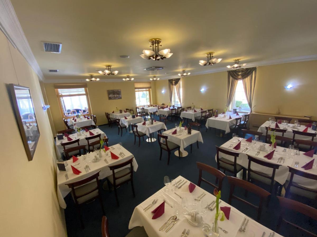 Parkhotel Na Baracke Nova Dubnica Ngoại thất bức ảnh