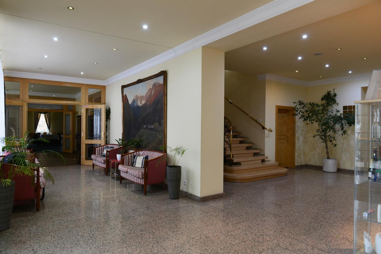 Parkhotel Na Baracke Nova Dubnica Ngoại thất bức ảnh